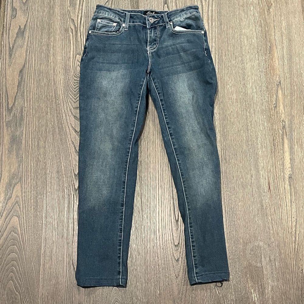 Earl Jean Slim Boot Dark Wash Faded Embroidered Jeans Size 4 Petite